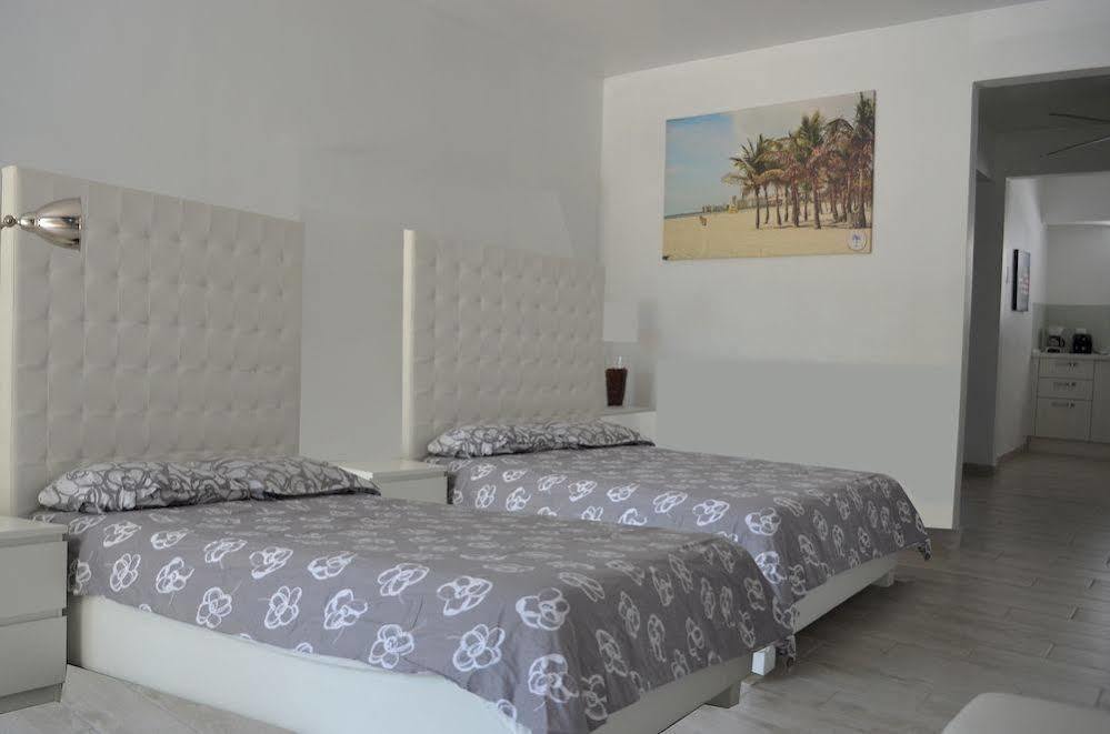 Miami Club Resort Miami Beach Extérieur photo